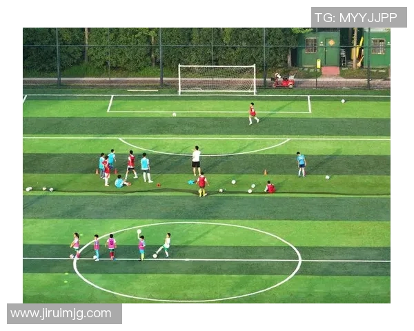 足球明星笔记本:记录绿茵场上的传奇瞬间与心路历程 足球明星笔记本:记录绿茵场上的传奇瞬间与心路历程